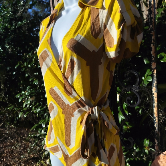 Diane Von Furstenberg wrap top Small vintage - Picture 8 of 8